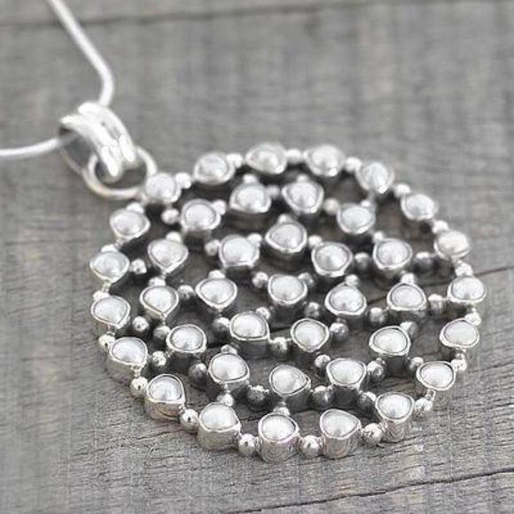 925 Sterling and Pearl Pendant - Picture 2 of 8